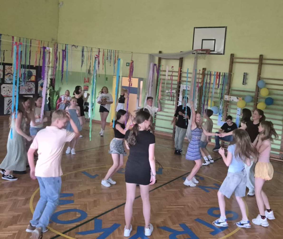 „Powitanie Lata” – dyskoteka na zakończenie roku szkolnego dla klas 4–8