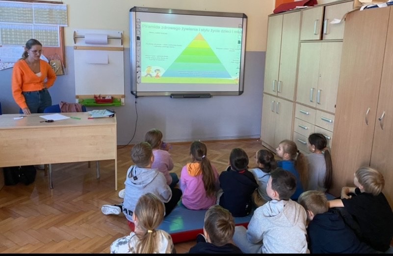 Spotkanie uczniów klasy 3a z pielęgniarką szkolną – „ Zdrowy styl życia”