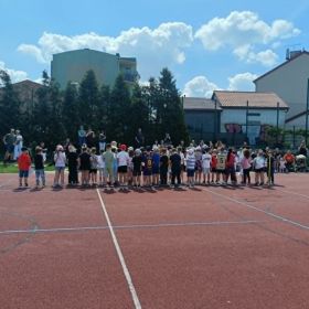 „Dzień Rodziny na sportowo” w klasach pierwszych