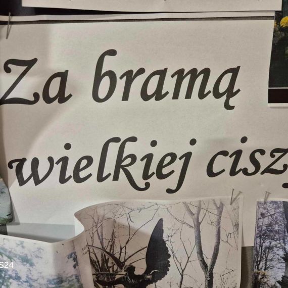 „Umarłych wieczność dotąd trwa, dokąd pamięcią im się płaci”