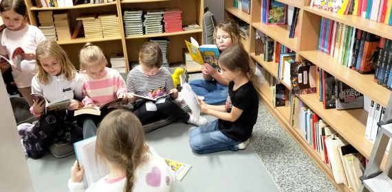 „Wszystko ma jakiś morał, pod warunkiem, że umiesz go znaleźć”. (Lewis Carroll, Alicja w Krainie Czarów)