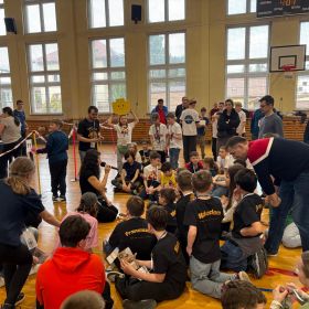 Drużyna Nobelki na Turnieju Regionalnym FIRST LEGO League w Warszawie.