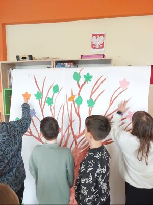 zaangażowanie i wsp&oacute;łpraca podczas zajęć