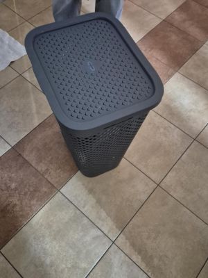 Kosz na pranie na dzień bez plecaka.
