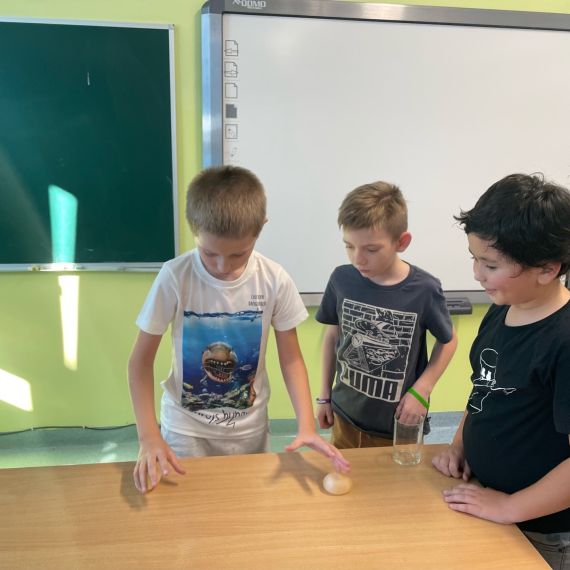 Eksperymenty i doświadczenia w klasie III C