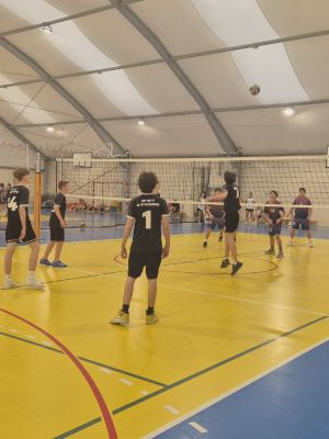 Nasi chłopcy w pojedynku z drużyną z SP Dobra.