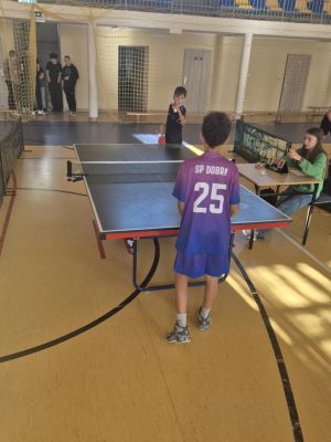 Igor w akcji podczas meczu z zawodnikiem ze Szkoły Podstawowej w Dobrej.