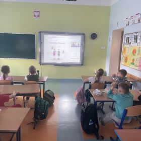 Klasy 1–3 w webinarach Kampanii „Dzieciństwo bez przemocy”