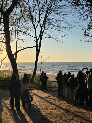 Przywitanie z morzem - zachód słońca na plaży w Jastrzębiej Górze.