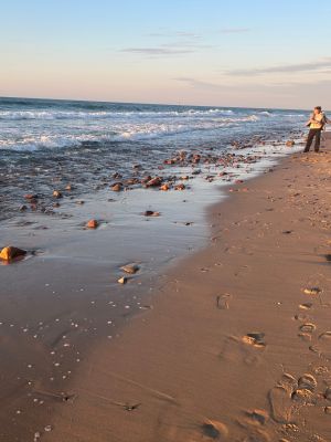 Przywitanie z morzem - zachód słońca na plaży w Jastrzębiej Górze.