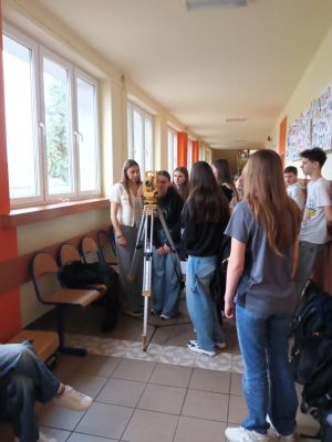 Przedstawiciele szkół prezentują swoje umiejętności