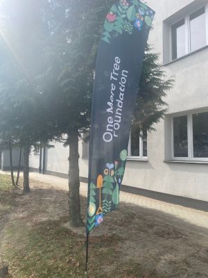 Logo fundacji One More Tree