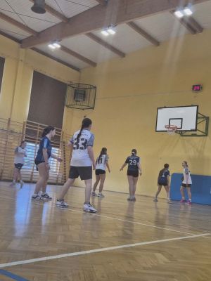 Spotkanie drużyn SP nr 2 w Strykowie i SP nr 1 w Strykowie.