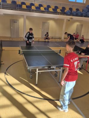 Niestety Jakub przegrał z zawodnikiem z Koźla, mimo dużego zaangażowania.