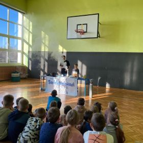 Warsztaty fizyczno-chemiczne "Zaelektryzowani"