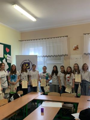 Zdjęcie wszystkich uczestników warsztatów Hejt uwolnij się. Zdjęcie wszystkich uczestników warsztatów Hejt uwolnij się.