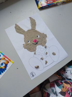 Pracujemy z plasteliną.