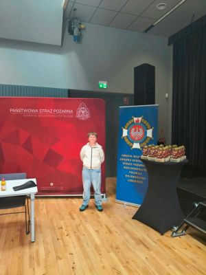 Tomasz przed rozpoczęciem eliminacji wojew&oacute;dzkich konkursu &bdquo;Młodzież zapobiega pożarom&rdquo;.