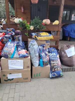 Karma zebrana przez uczni&oacute;w.  