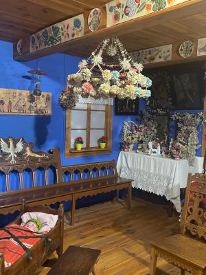 Wystr&oacute;j chaty łowickiej. 