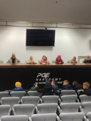 W oczekiwaniu na konferencję